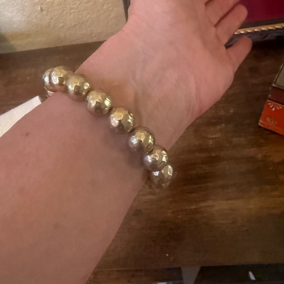 🌸 4 for $10 Gold Tone Stretch Beaded Bracelet with Heart Charm - Picture 6 of 8